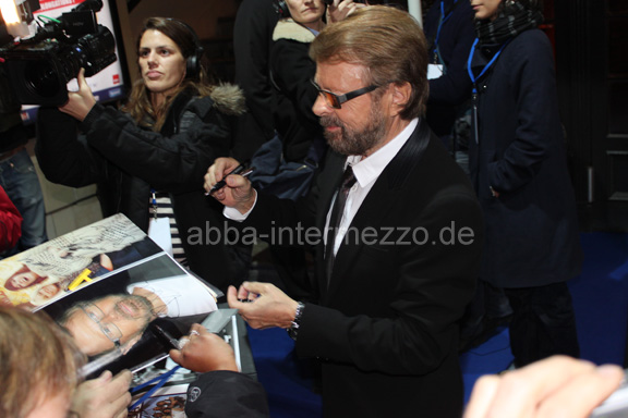 Björn bei der Pariser Premiere von Mamma Mia!