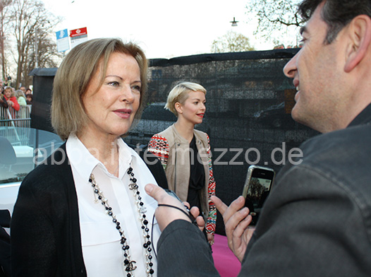 Frida bei der Museumsgala Frida bei der Museumsgala