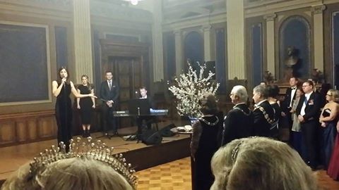 Mia Hafrén singt für das Königspaar